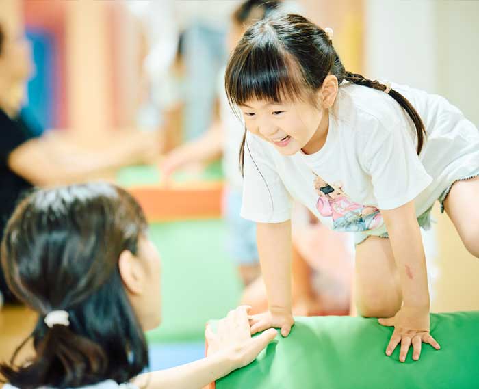 親子で園体験に参加する様子