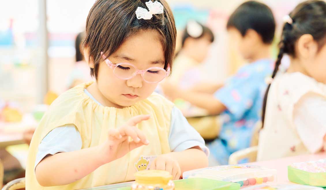 ピアニカに取り組む子ども